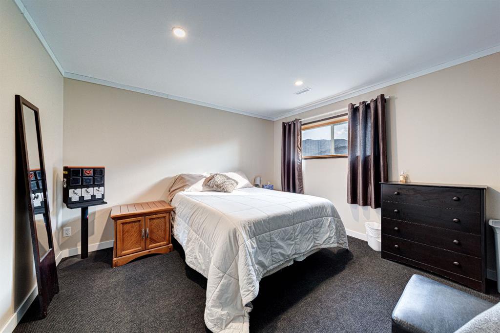 Picture for 21009 21 Avenue  https://www.cirrealty.ca/reb/ldar/3/A2260633_35.jpg