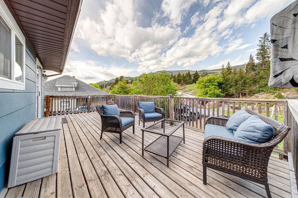Picture for 21009 21 Avenue  https://www.cirrealty.ca/reb/ldar/3/A2260633_39.jpg