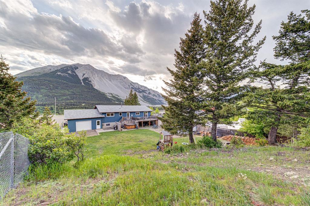 Picture for 21009 21 Avenue  https://www.cirrealty.ca/reb/ldar/3/A2260633_44.jpg