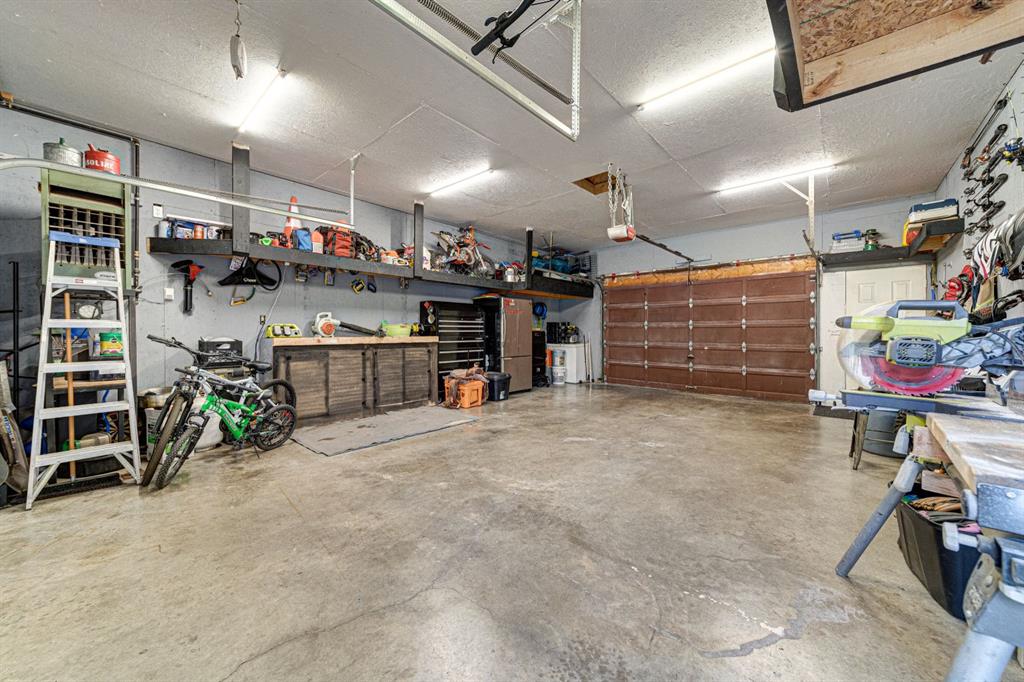 Picture for 21009 21 Avenue  https://www.cirrealty.ca/reb/ldar/3/A2260633_46.jpg