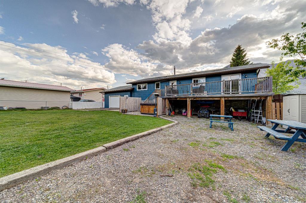 Picture for 21009 21 Avenue  https://www.cirrealty.ca/reb/ldar/3/A2260633_49.jpg
