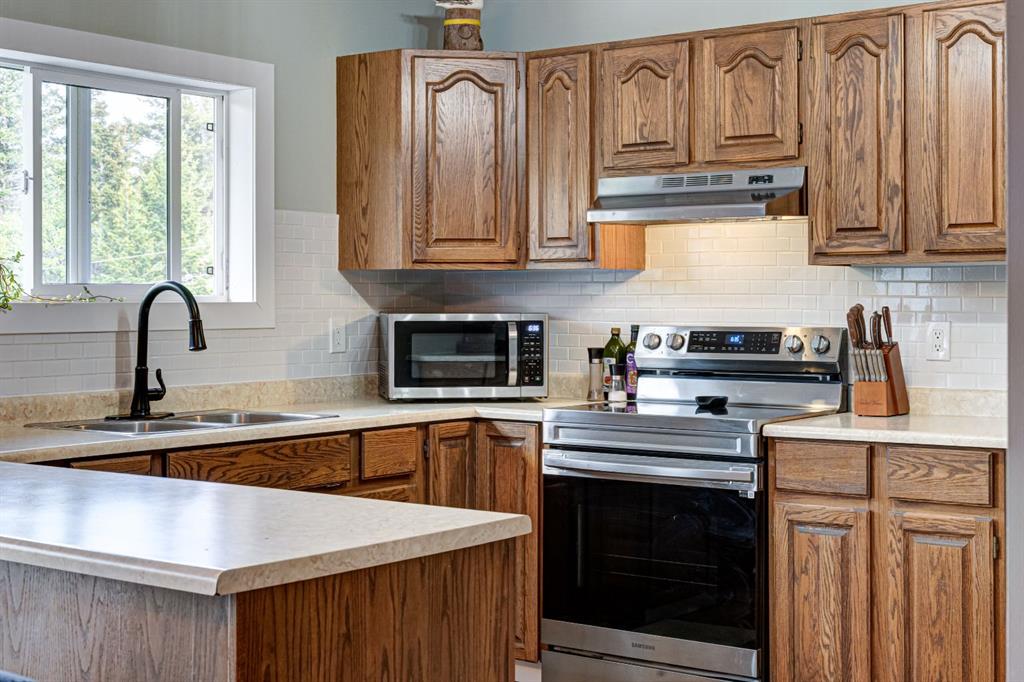 Picture for 21009 21 Avenue  https://www.cirrealty.ca/reb/ldar/3/A2260633_8.jpg