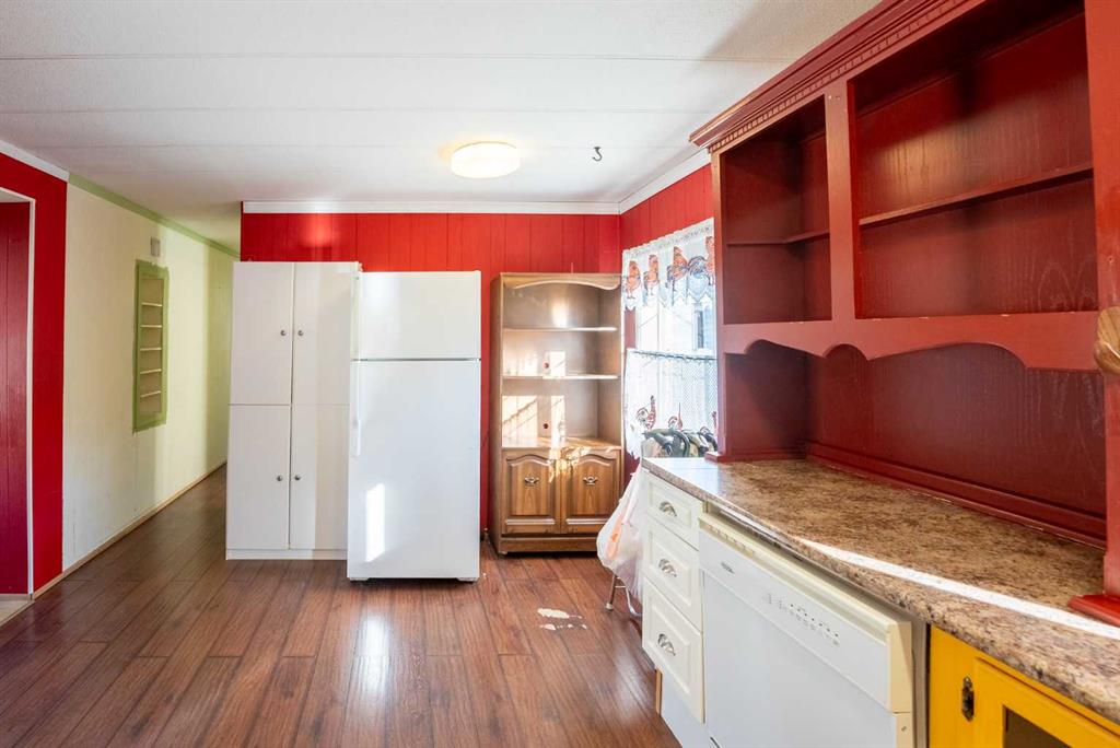 Picture for 19, 5853 4 Street  https://www.cirrealty.ca/reb/ldar/3/A2266233_11.jpg