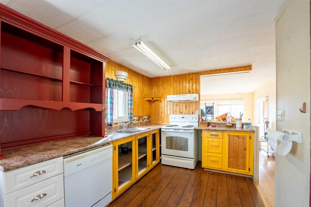 Picture for 19, 5853 4 Street  https://www.cirrealty.ca/reb/ldar/3/A2266233_12.jpg