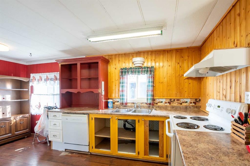Picture for 19, 5853 4 Street  https://www.cirrealty.ca/reb/ldar/3/A2266233_13.jpg