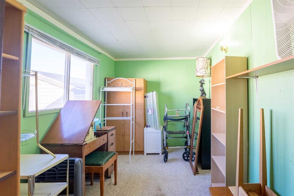 Picture for 19, 5853 4 Street  https://www.cirrealty.ca/reb/ldar/3/A2266233_18.jpg