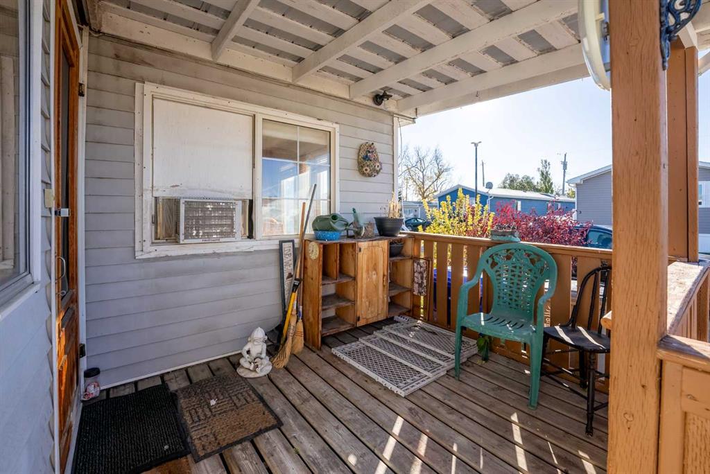 Picture for 19, 5853 4 Street  https://www.cirrealty.ca/reb/ldar/3/A2266233_7.jpg