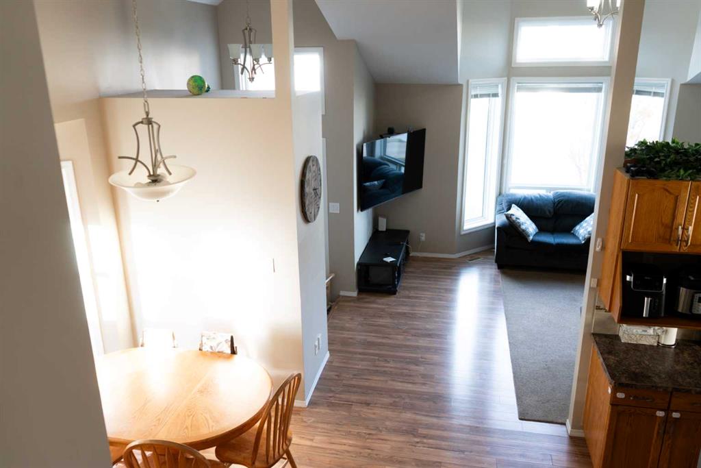 Picture for 10 Assiniboia Way W