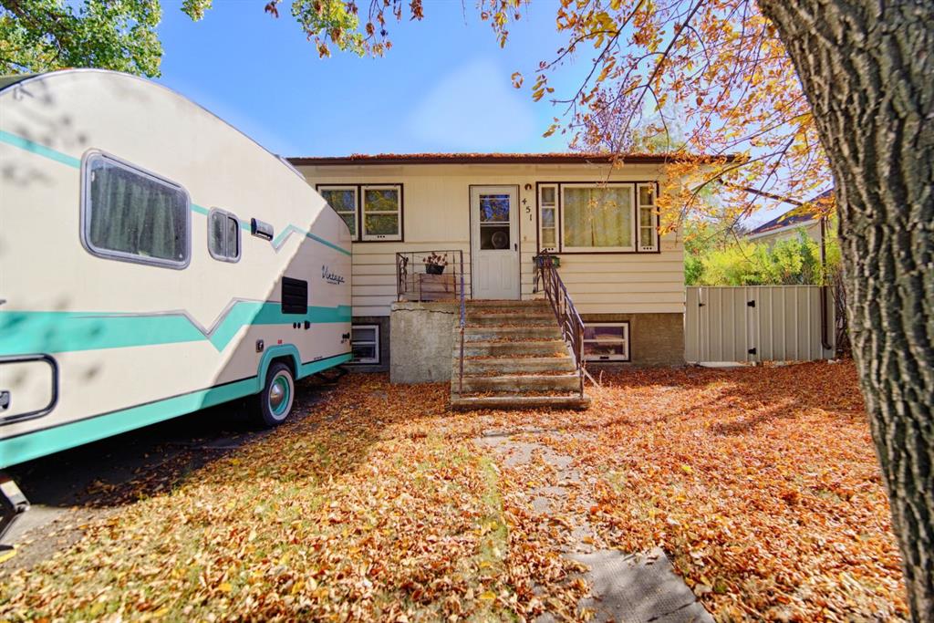 Picture for 451 19 Street N