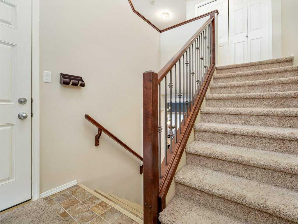 Picture for 757 Silkstone Close W