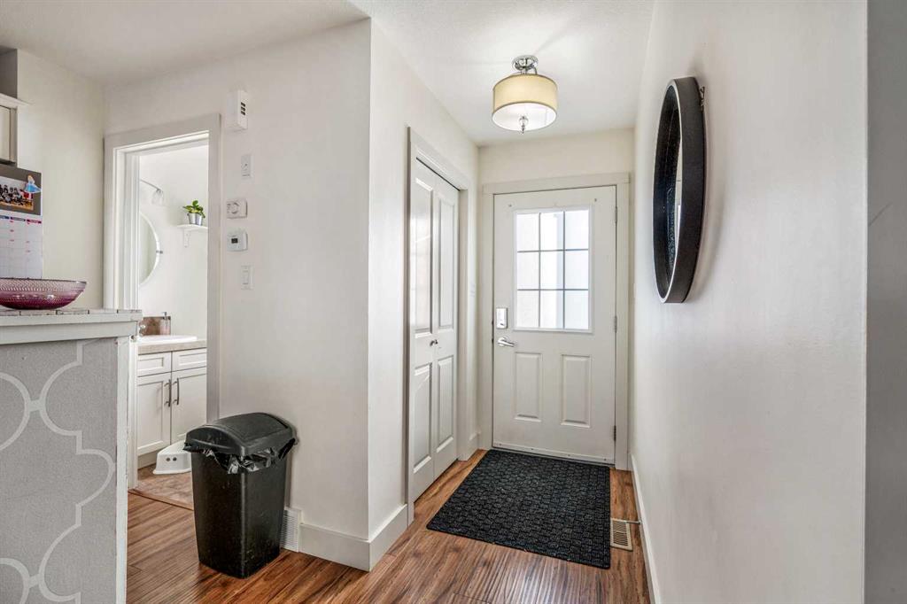 Picture for 843 Silkstone Close W