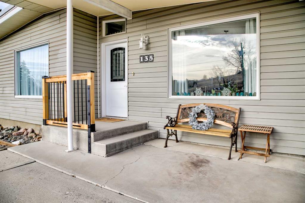 Picture for 135 5 Avenue E