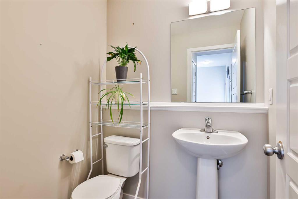 Picture for 405 Moonlight Way W