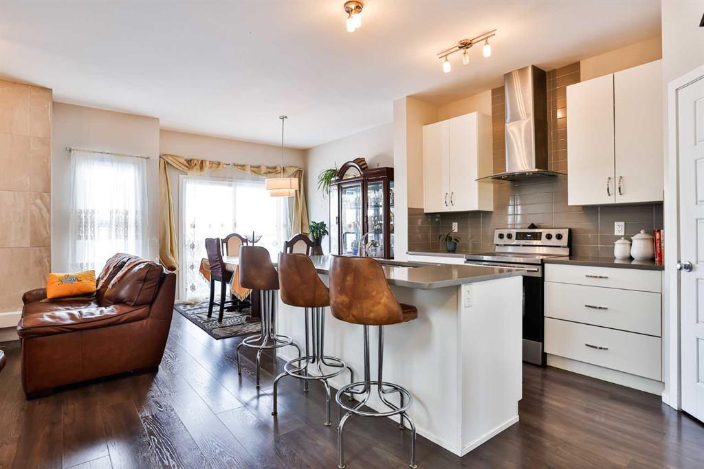 Picture for 405 Moonlight Way W