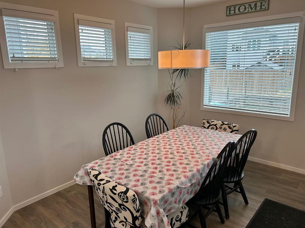 Picture for 43 Country Meadows Boulevard W