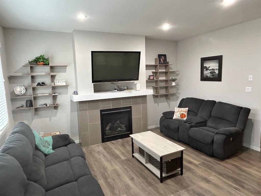 Picture for 43 Country Meadows Boulevard W