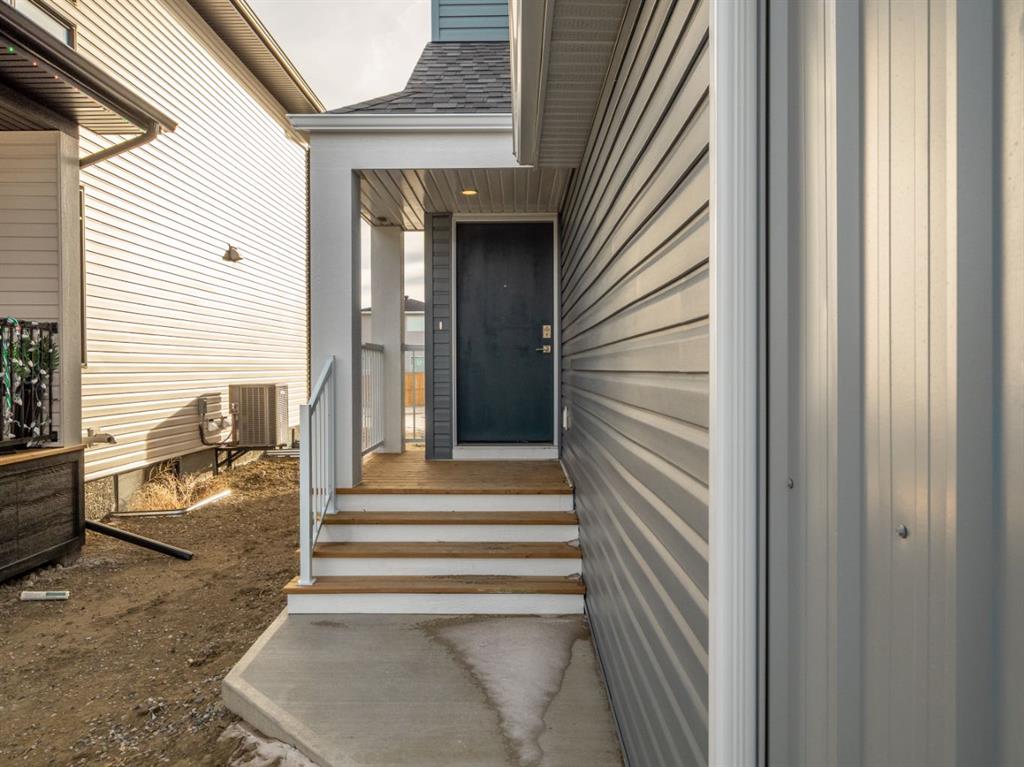 Picture for 746 Violet Place W