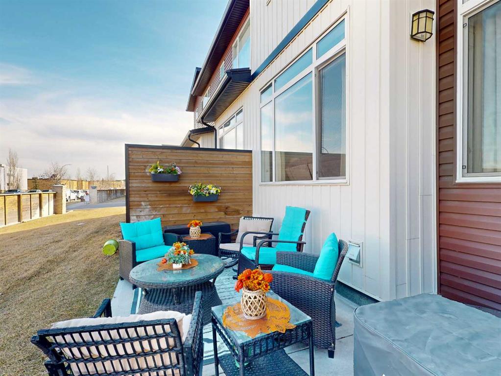 Picture for 3, 402 Highlands Boulevard W