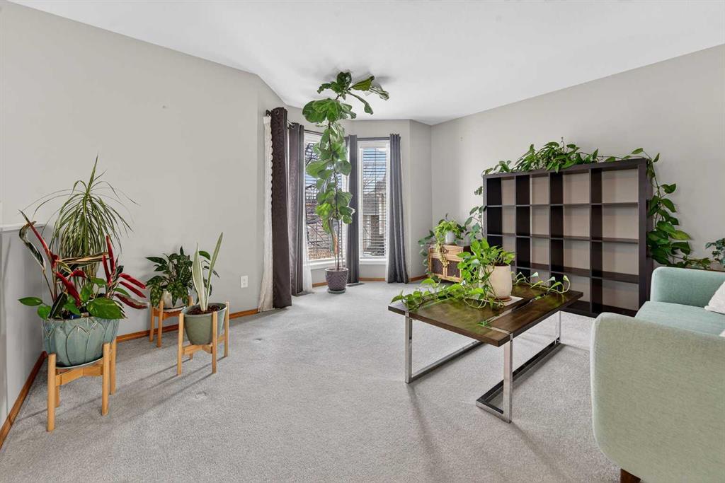 Picture for 95 Stoney Crescent W