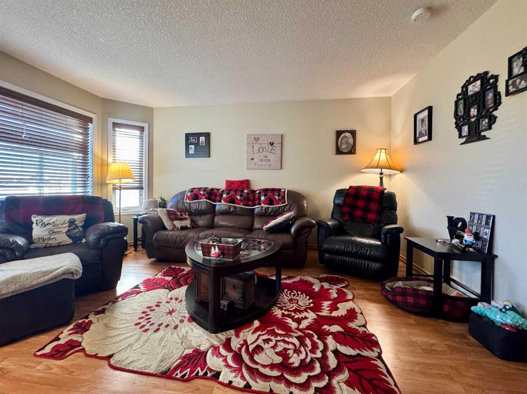 Picture for 122 Mt Rundle Road W