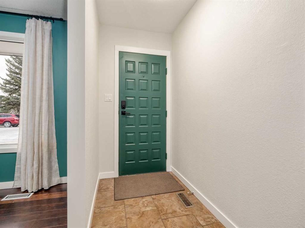 Picture for 137 Pensacola Court W