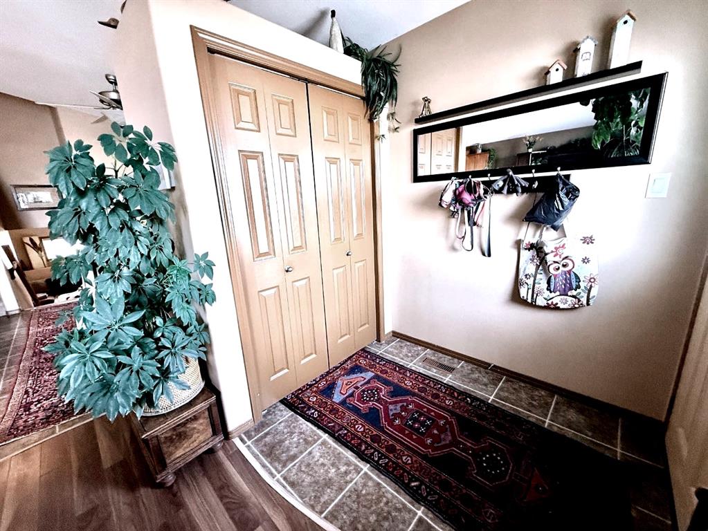 Picture for 493 Squamish Lane W