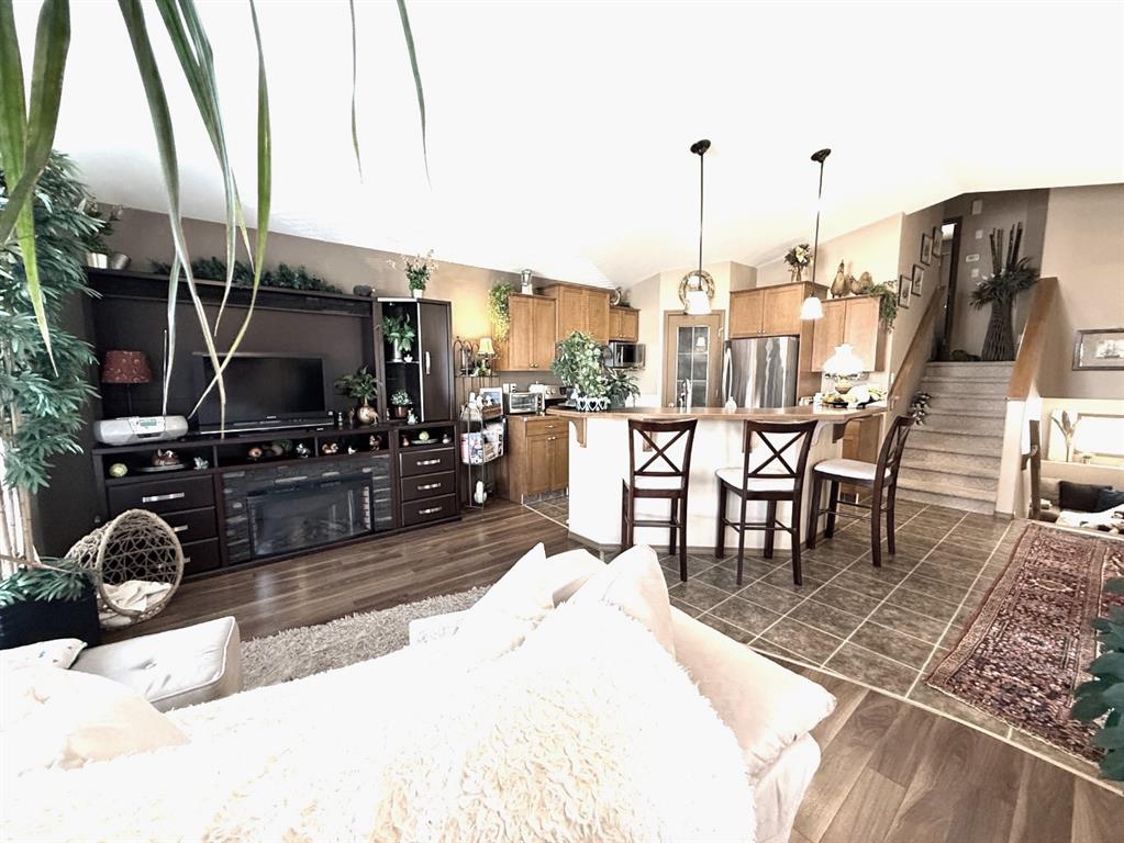 Picture for 493 Squamish Lane W