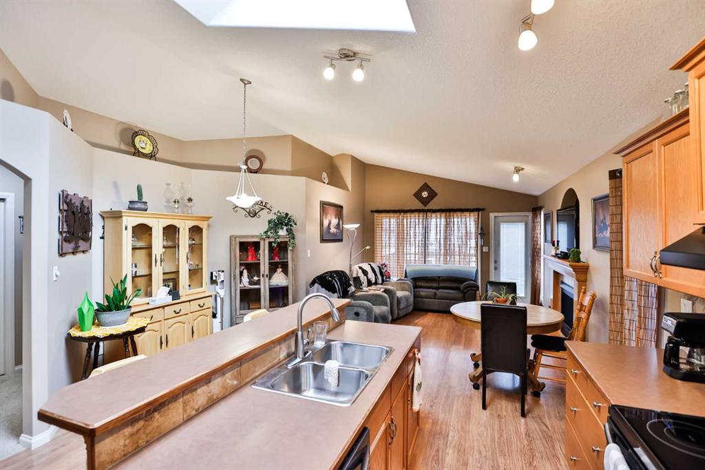 Picture for 408 Thyrza Burkitt Link N