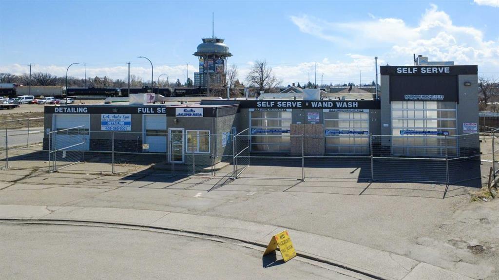 Picture for 108 Mayor Magrath Drive N