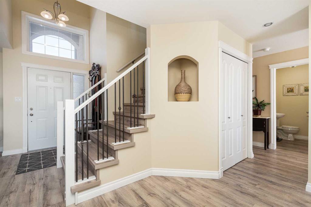 Picture for 80 Canyon Boulevard W