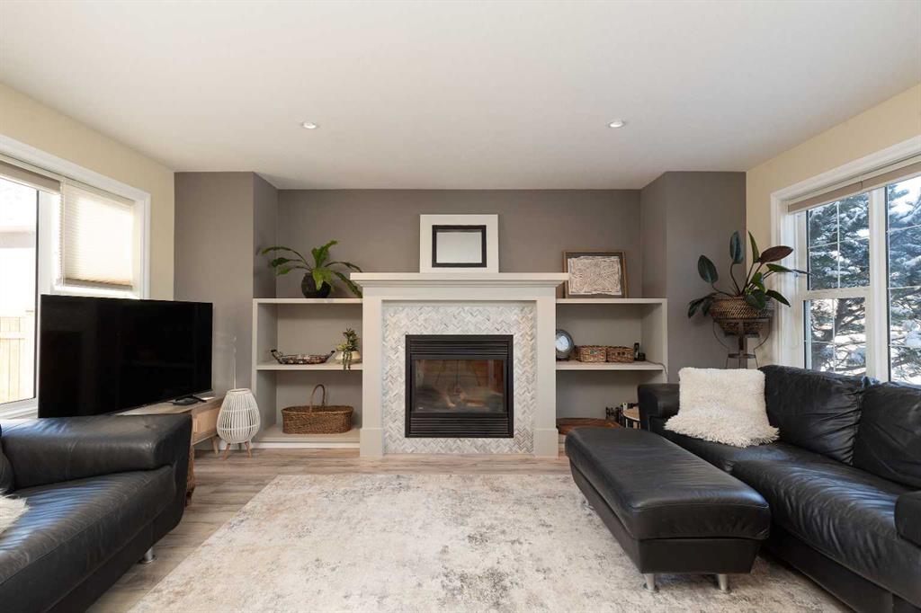 Picture for 80 Canyon Boulevard W