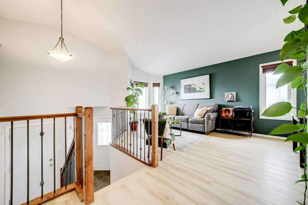 Picture for 343 Silkstone Cove W