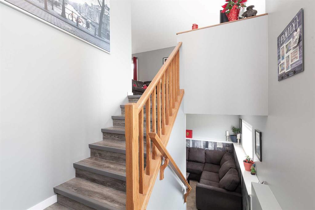 Picture for 53 St James Crescent N