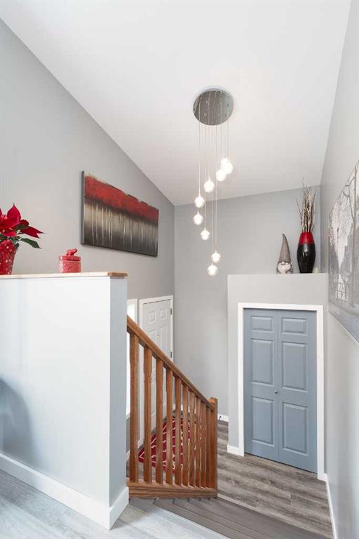 Picture for 53 St James Crescent N