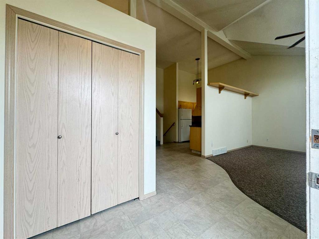 Picture for 82 Harvard Crescent W