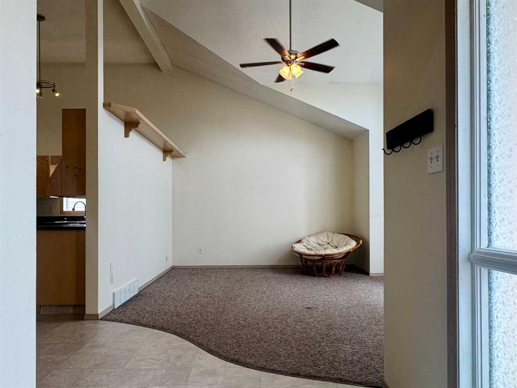 Picture for 82 Harvard Crescent W