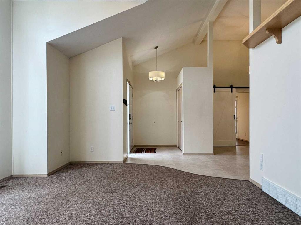 Picture for 82 Harvard Crescent W