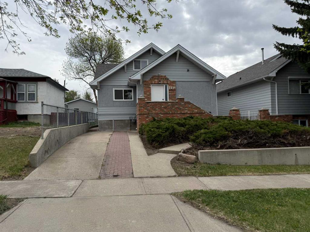 Picture for 727 8 Street S