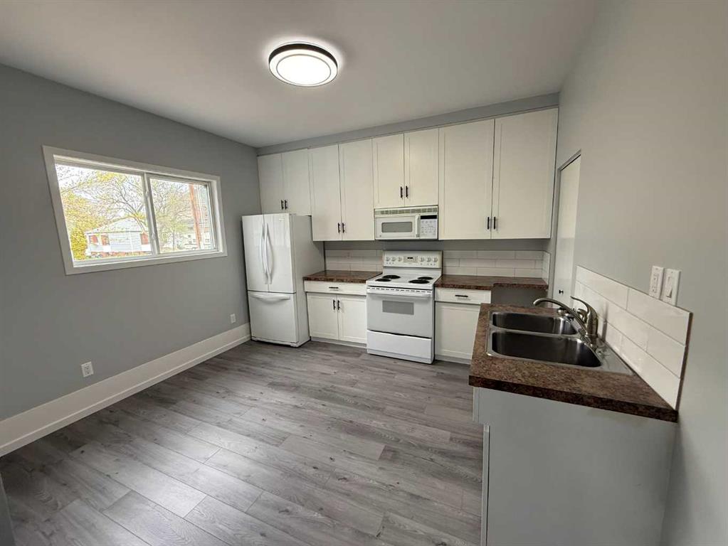 Picture for 727 8 Street S
