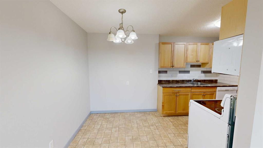 Picture for 308, 401 Columbia Boulevard W