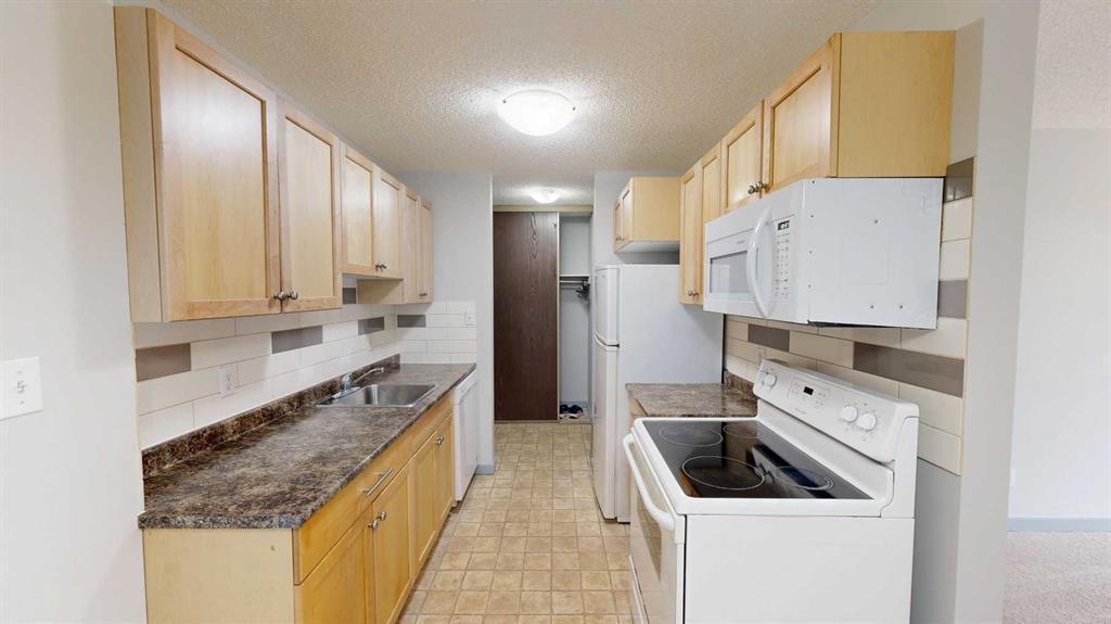 Picture for 308, 401 Columbia Boulevard W