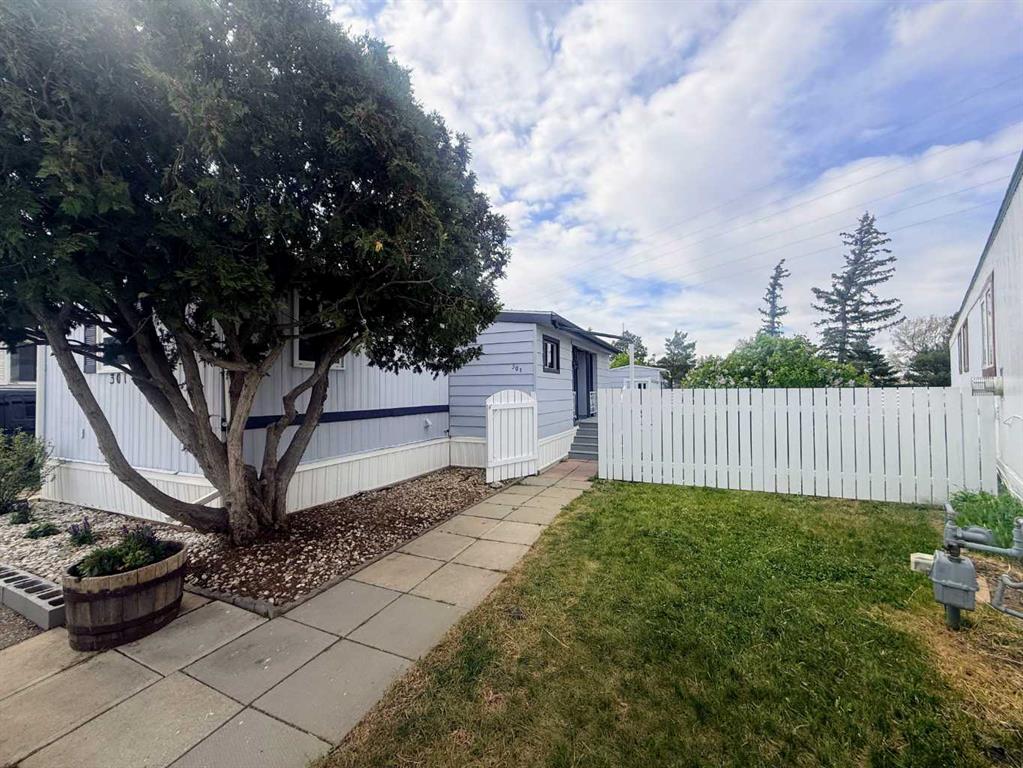 Picture for 301, 2300 13 Street N