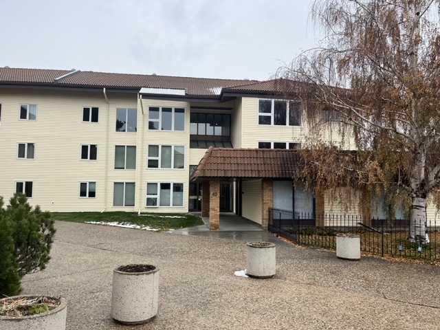 Picture for 208, 65 Temple Boulevard W