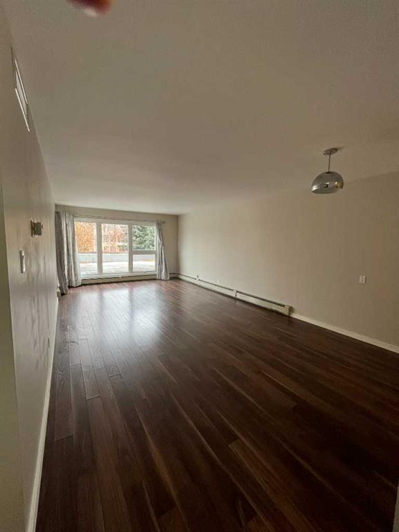 Picture for 208, 65 Temple Boulevard W