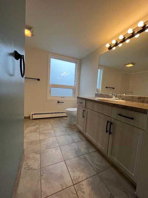 Picture for 208, 65 Temple Boulevard W