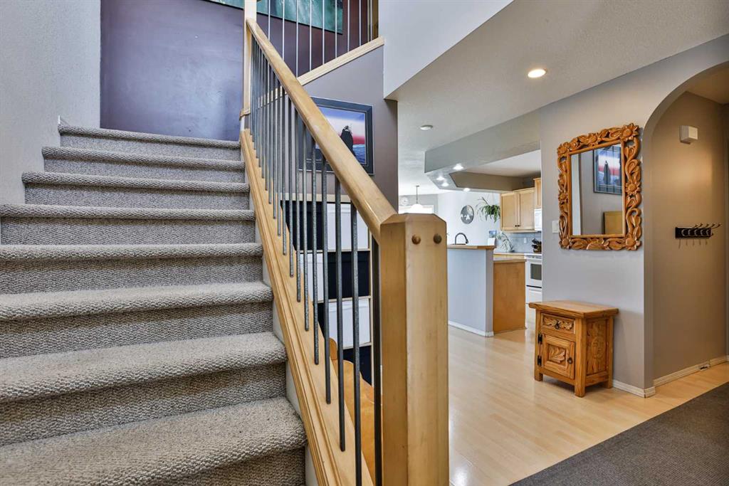 Picture for 142 Peigan Court W