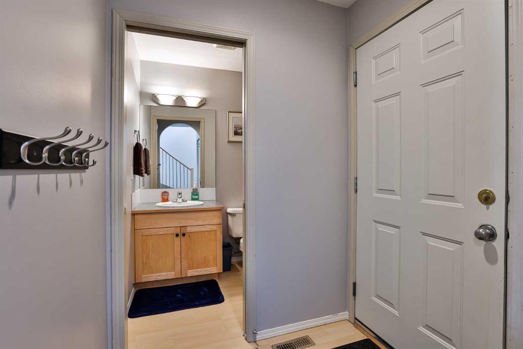 Picture for 142 Peigan Court W