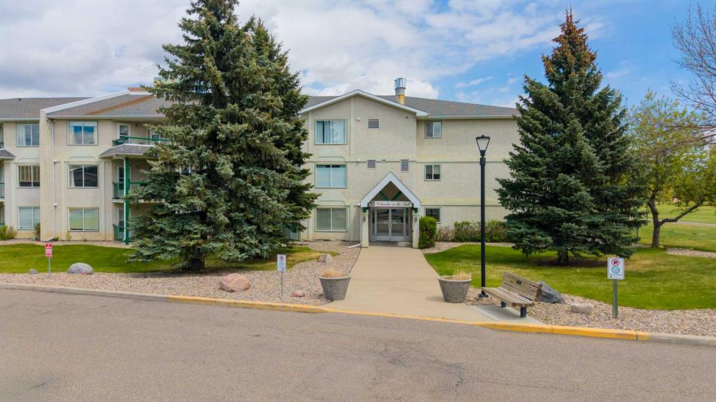 Picture for 112, 620 Columbia Boulevard W