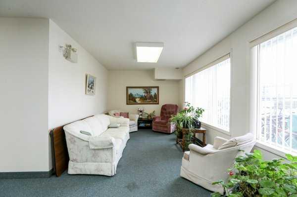 Picture for 112, 620 Columbia Boulevard W