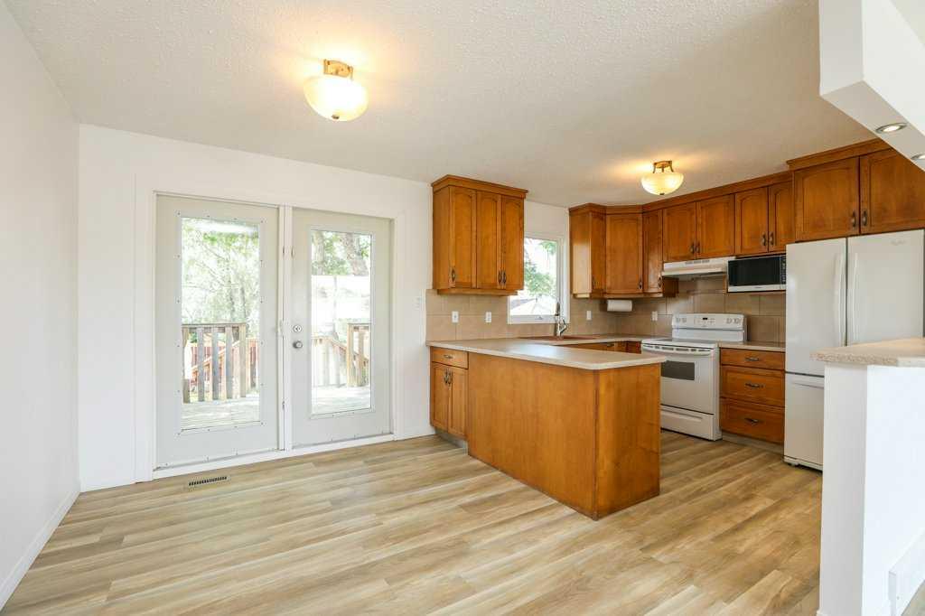 Picture for 316 Leaside Avenue S